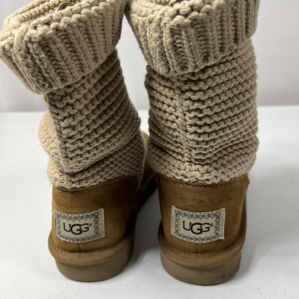 UGGs Tan Upper Knit Sweater Foldover‎ Cuff Size 5